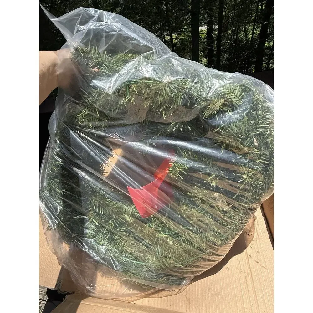 Brookstone Pinecone & BERRY 24” Christmas Wreath In Original Box Not Pre lit